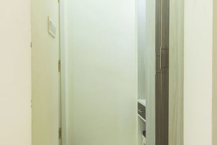 Room 5 of 6