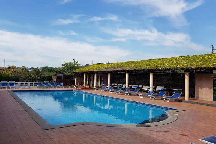 Hotel Pool