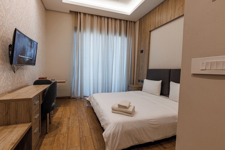 Room 4 of 41