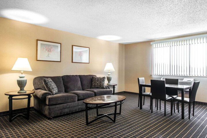Room 21 of 35
