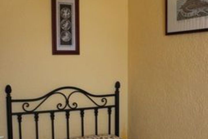Room 9 of 17