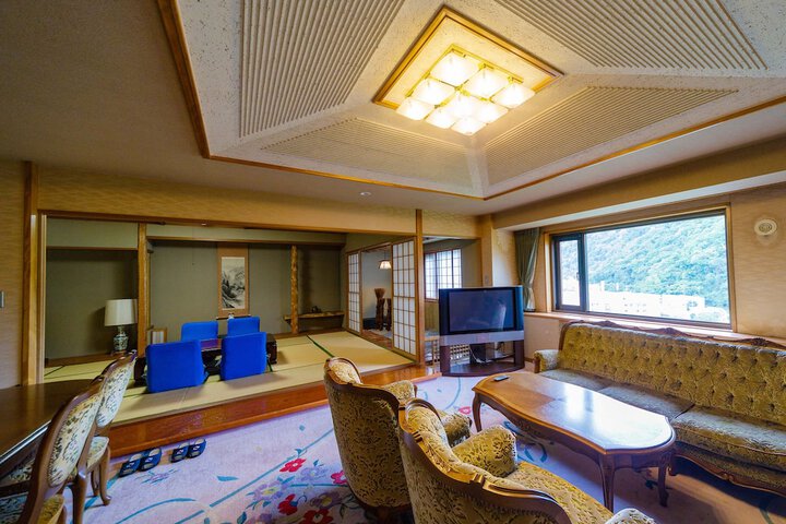 Room 41 of 190