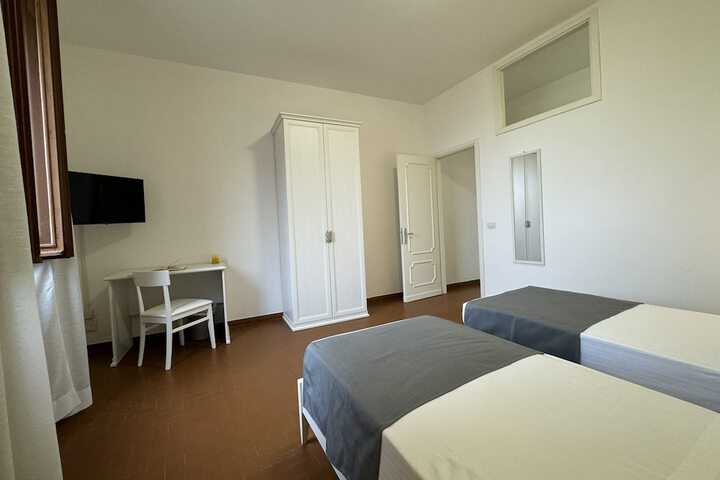 Room 25 of 96