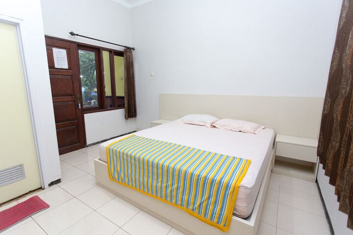 Room 4 of 78
