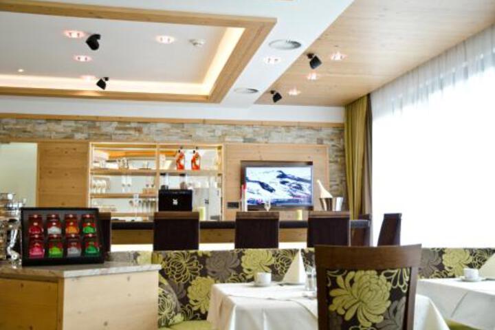 HOTEL GARNI AROSA