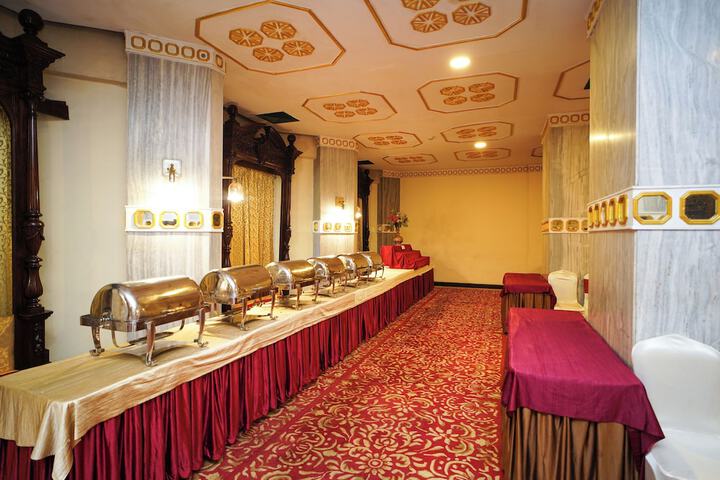 Ballroom/Hall 79 of 112