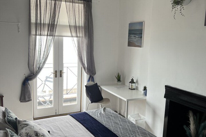 Room 2 of 12