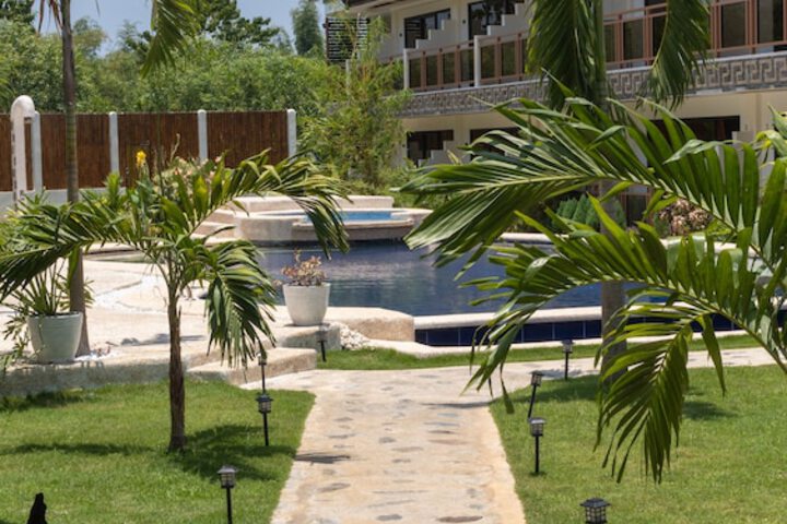 Hotel Exterior 76 of 82