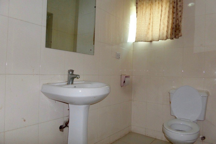Room 25 of 25