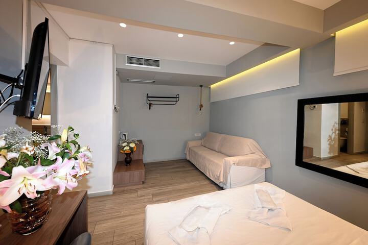 Room 35 of 200