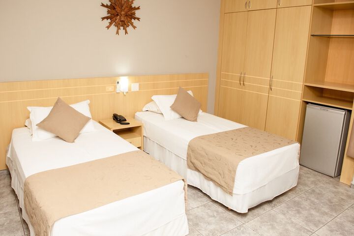 Room 8 of 28