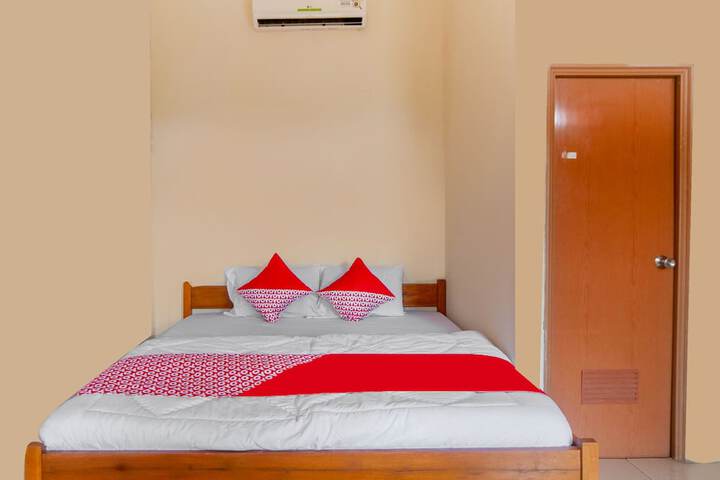 Room 10 of 32