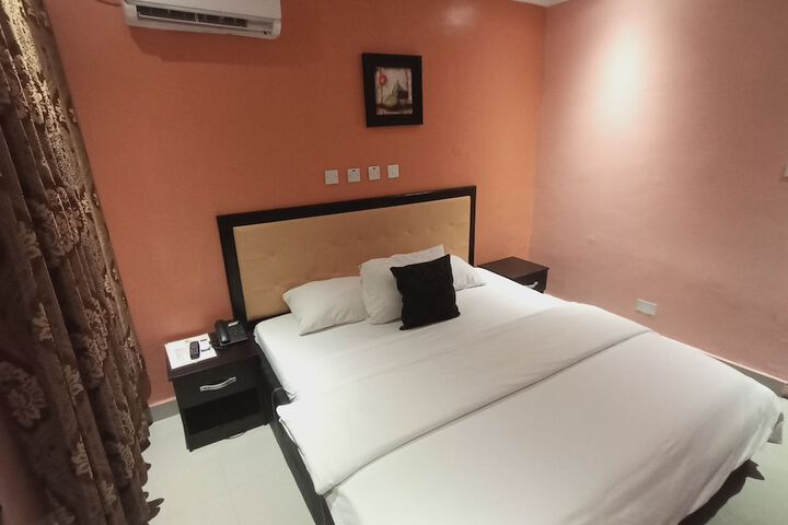 Room 25 of 36