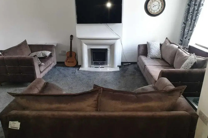 Room 3 of 12