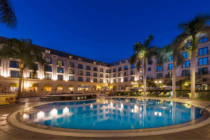 Hotel with Pool