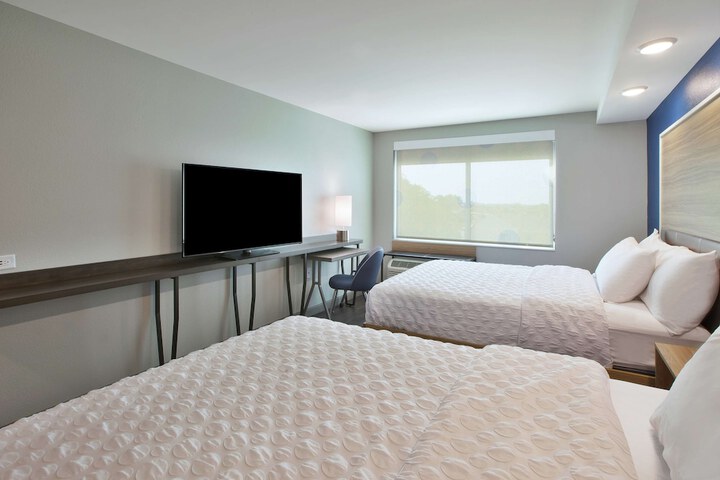 2 Queen Beds (6 of 10)