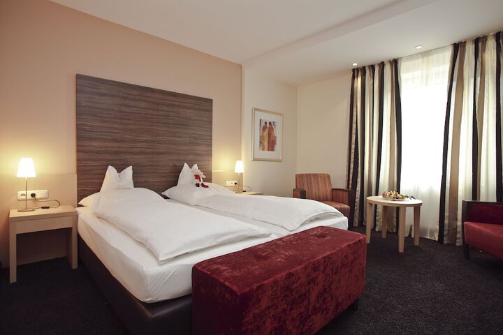 Room 2 of 182