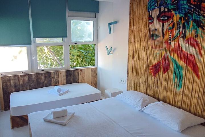 Room 7 of 14