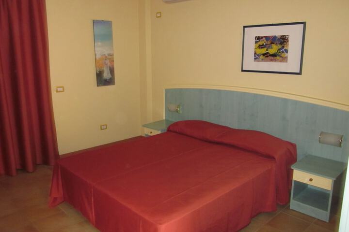 Room 5 of 37