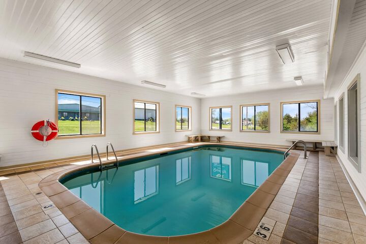 Pools & Facilities