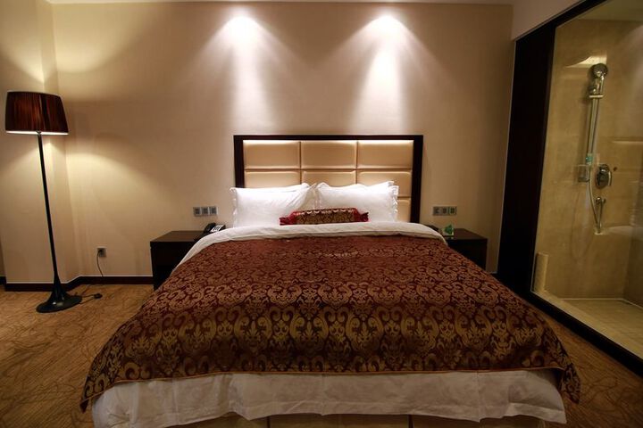 Room 2 of 7