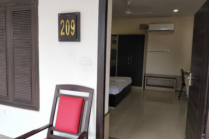 Room 30 of 52
