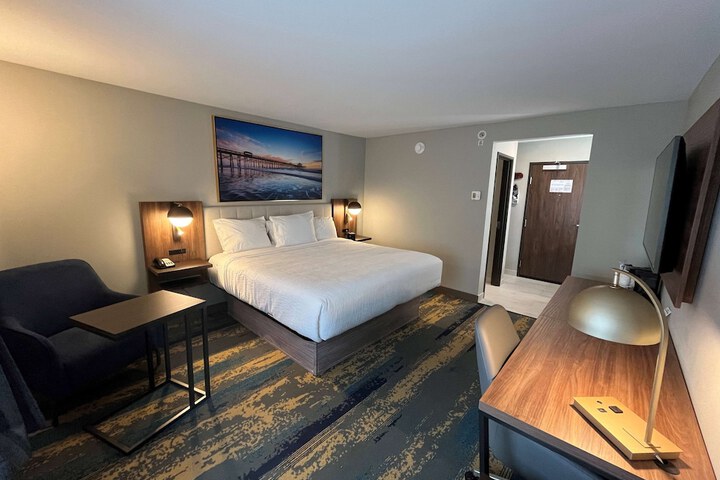 1 King Bed (14 of 23)