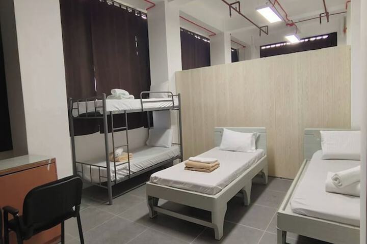 Room 15 of 32
