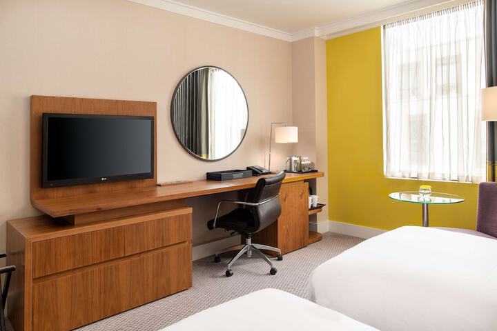 Room 16 of 103