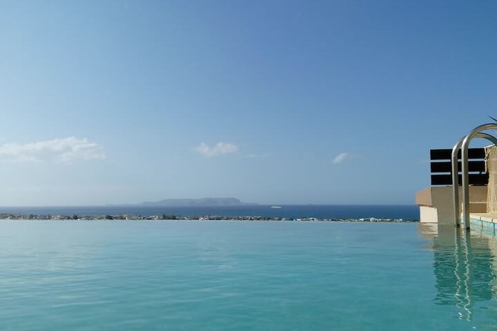 Pool 50 of 68