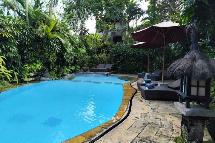 Pool Hotel