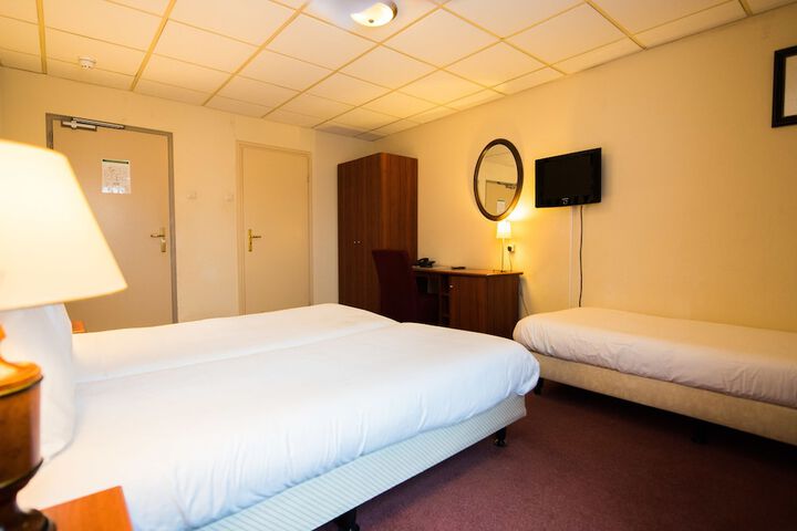 Room 13 of 47