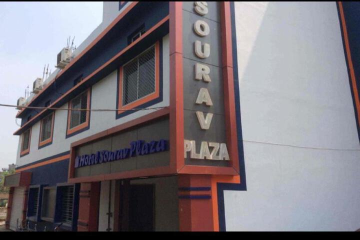 OYO 80927 Hotel Sourav Plaza