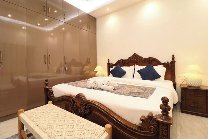 Room 3 of 27