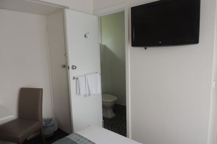 Room 66 of 99