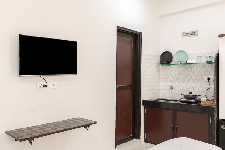 Room 5 of 13