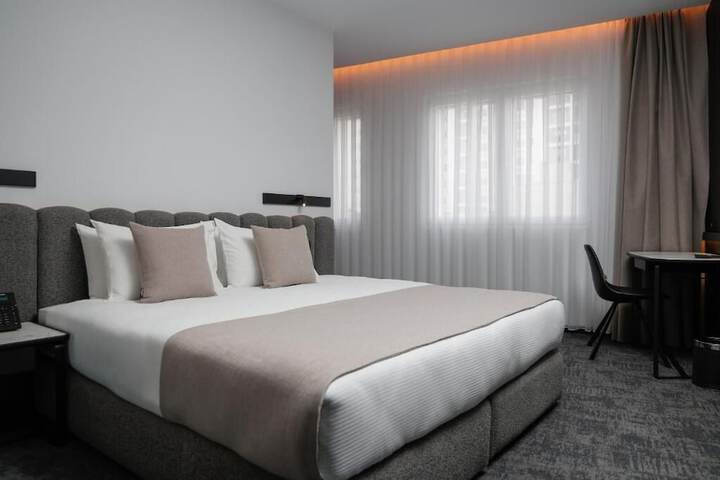 Room 5 of 53