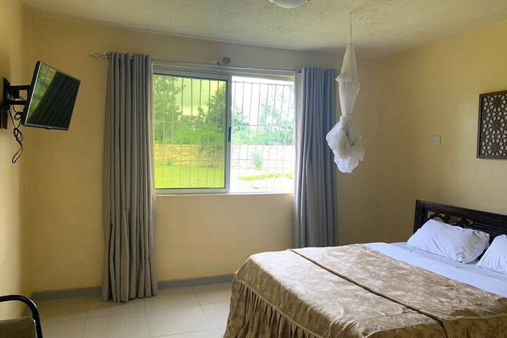 Room 3 of 8