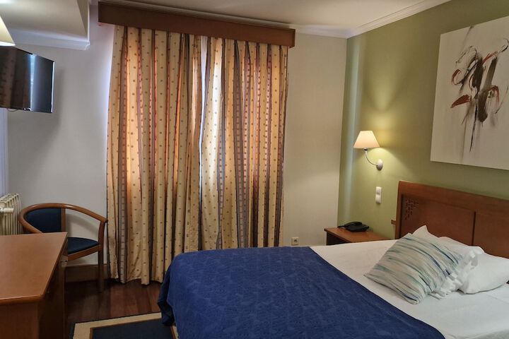 Room 11 of 66