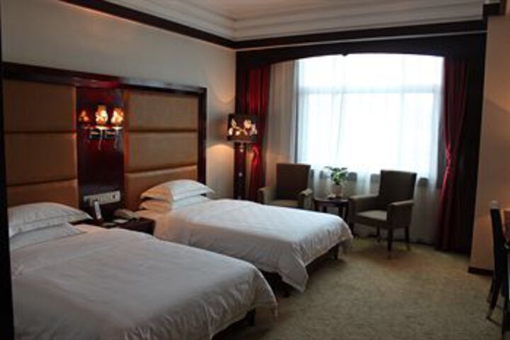 Room 6 of 23