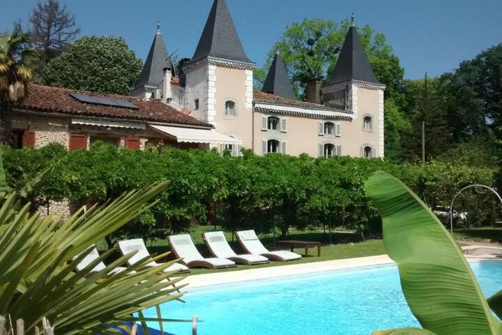 Hotel Logis - Chateau de Beauregard
