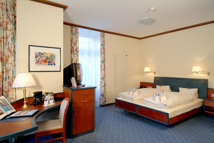 Room 8 of 72