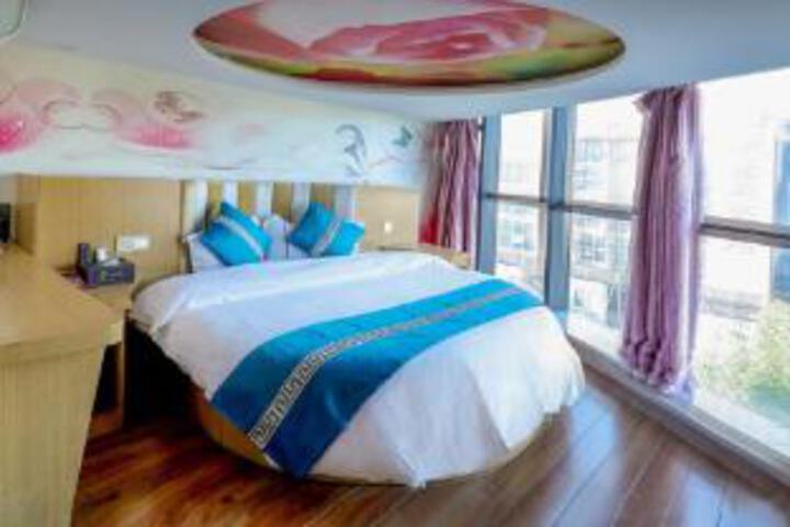 Room 6 of 7