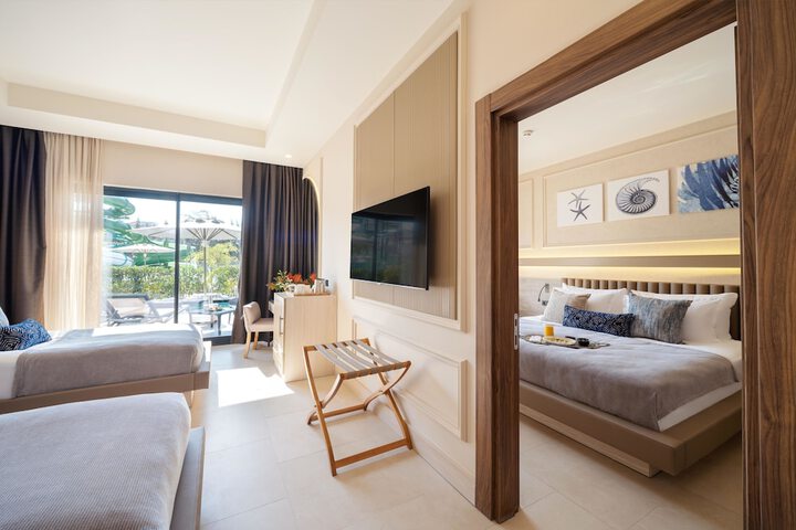 Room 32 of 170