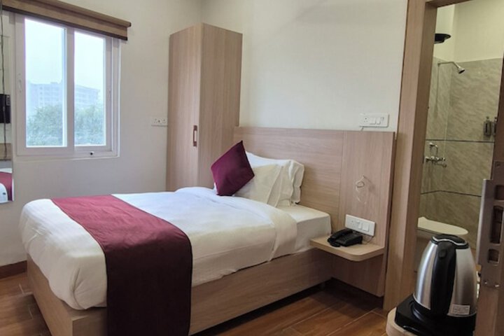 Room 16 of 36