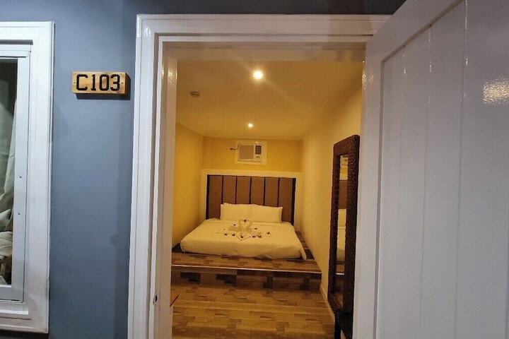 Room 9 of 60