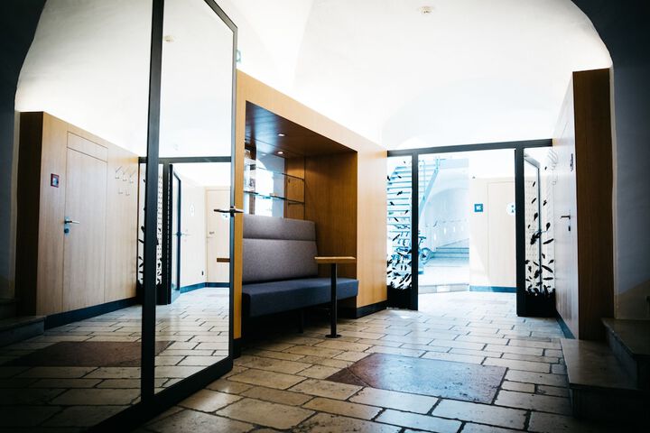 Entrance & Lobby