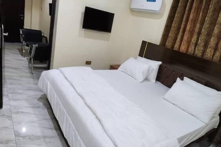 Room 4 of 29