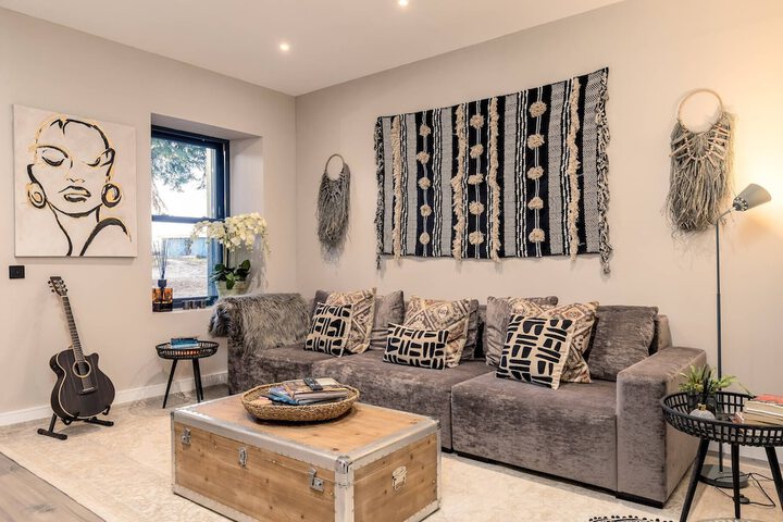 Lounge 190 of 250