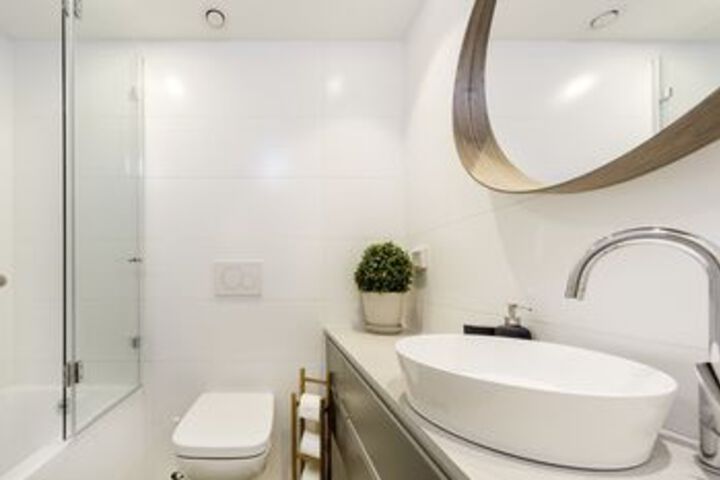 Room 2 of 18